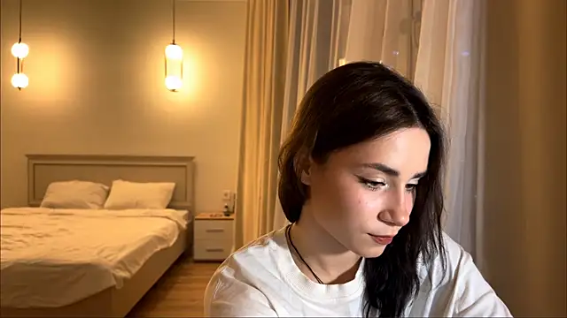 DianneFurna online show from June 5, 2026, 7:19 pm