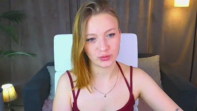 Snapshot of BeatriceLoven chatting on July 21, 2026, 7:31 am BeatriceLoven online show from July 21, 2026, 7:31 am