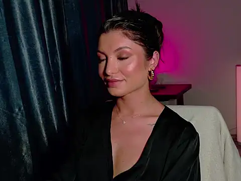VanessaOs online show from August 6, 2026, 2:01 pm