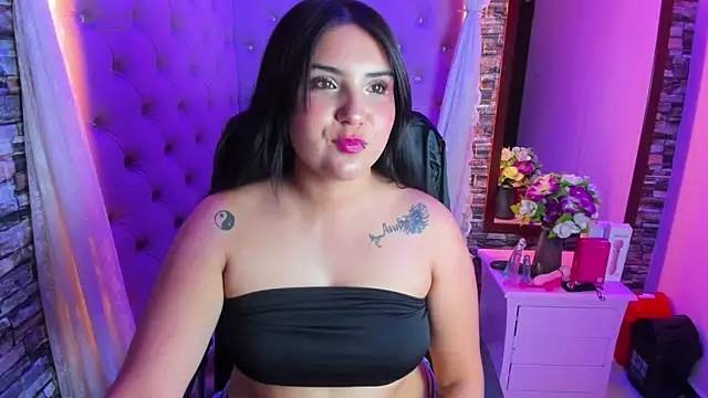 Issa Queen online show from June 3, 2026, 7:29 pm