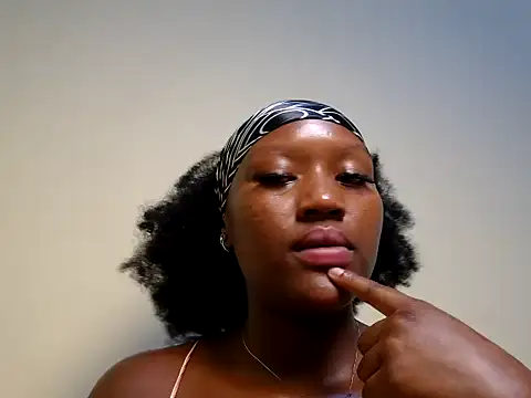 sexyroznnah online show from June 25, 2026, 9:20 pm