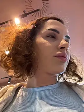 chloenyx online show from June 5, 2026, 12:55 pm