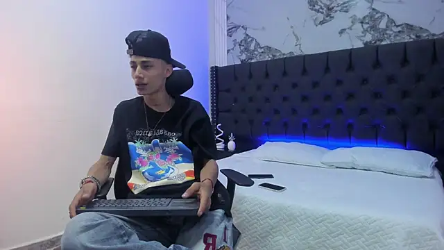 Snapshot of LucasJhonson_ chatting on July 22, 2026, 1:18 am LucasJhonson online show from July 22, 2026, 1:18 am