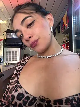 Skinytwin online show from July 10, 2026, 8:09 pm