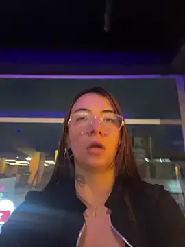 arilynn  online show from July 15, 2026, 11:45 pm