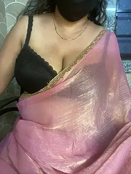 Snapshot of sexyveena chatting on June 5, 2026, 11:10 pm sexyveena online show from June 5, 2026, 11:10 pm