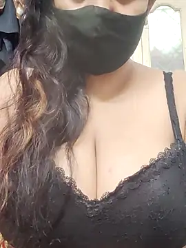 Snapshot of sexyveena chatting on July 17, 2026, 7:49 am sexyveena online show from July 17, 2026, 7:49 am