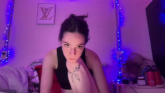 Faithluvv05 online show from June 4, 2026, 9:30 pm