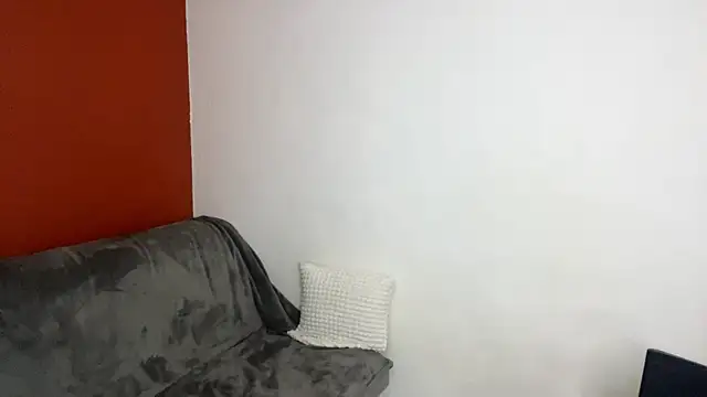 AilenePewo online show from June 3, 2026, 2:33 pm