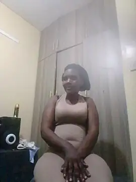 Creamymom4 online show from June 14, 2026, 1:01 pm