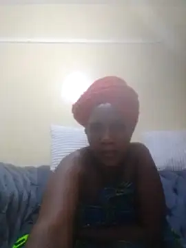 Creamymom4 online show from June 19, 2026, 1:11 am
