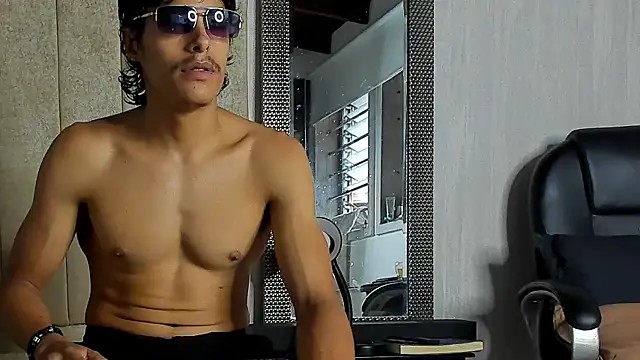 tommyhot7 online show from July 16, 2026, 11:02 pm