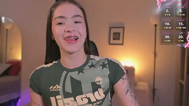 LizzyColins online show from July 2, 2026, 1:17 pm