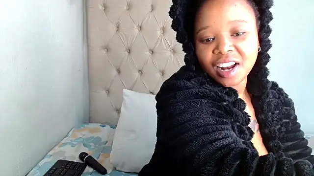 Snapshot of Lihle_00 chatting on July 19, 2026, 5:27 am Lihle 00 online show from July 19, 2026, 5:27 am