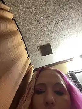 DanielleVineyard online show from June 4, 2026, 11:20 pm