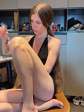 MissAndKiss online show from June 13, 2026, 3:37 am