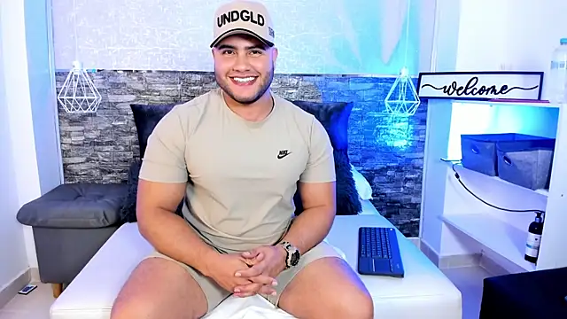 apolorusso online show from July 4, 2026, 5:03 am