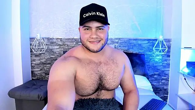 apolorusso online show from June 25, 2026, 5:05 am