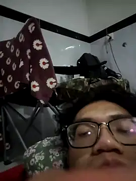 yinsunny314 online show from July 28, 2026, 5:23 pm