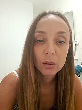 jasminelabeurette69 online show from June 4, 2026, 12:21 pm