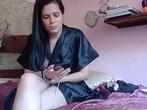 NinaMendes online show from June 3, 2026, 2:33 pm