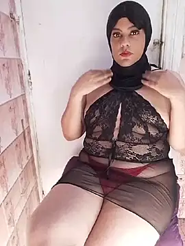 LenaQPeach online show from June 14, 2026, 10:11 pm