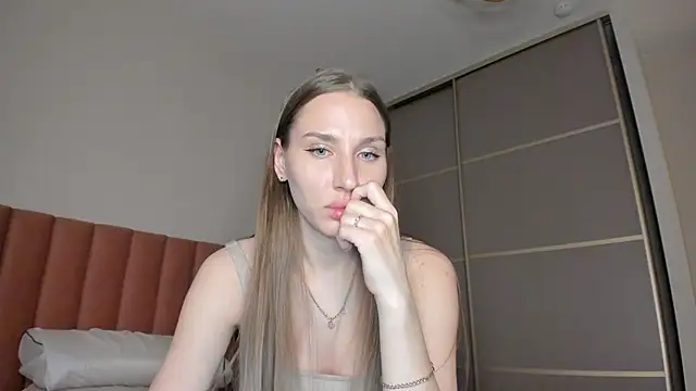 SofiClimbing online show from March 7, 2025, 3:08 am