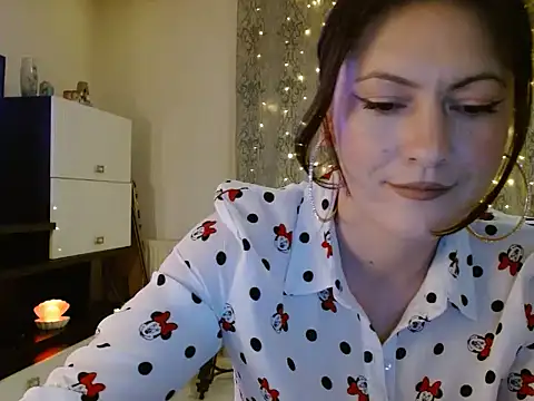 LoraBelle12 online show from June 3, 2026, 7:18 pm