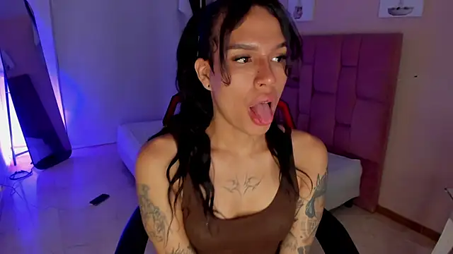 ISABELLAXDOLL online show from July 21, 2026, 5:31 am
