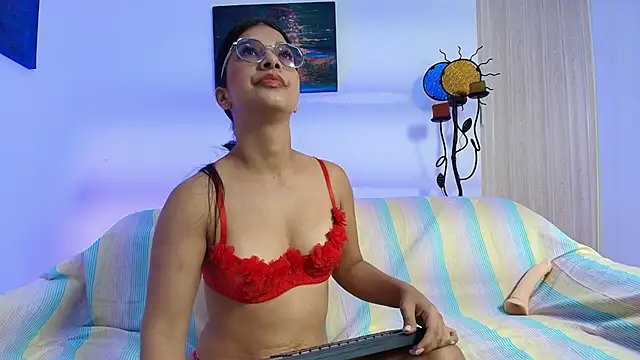 Lunaa monroee online show from July 20, 2026, 1:35 pm