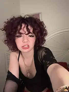 Snapshot of petitewhitebaee chatting on July 4, 2026, 5:14 am petitewhitebaee online show from July 4, 2026, 5:14 am