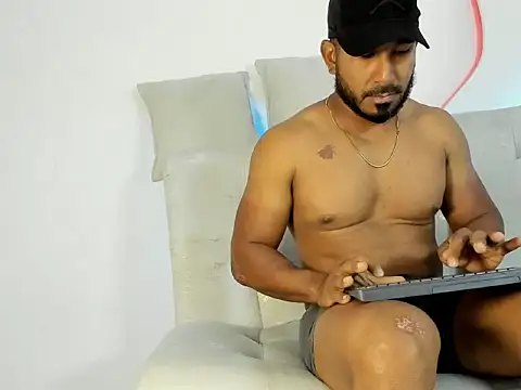 LeoCarter  online show from June 4, 2026, 1:05 pm