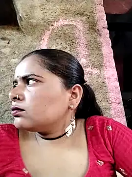 Snapshot of HOpooja356l chatting on June 11, 2026, 3:03 am HOpooja356l online show from June 11, 2026, 3:03 am