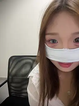 QIQI-QIQI-01 online show from July 25, 2026, 2:56 pm