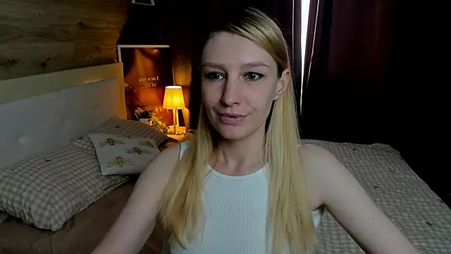 ReginaAmour online show from June 4, 2026, 1:16 pm