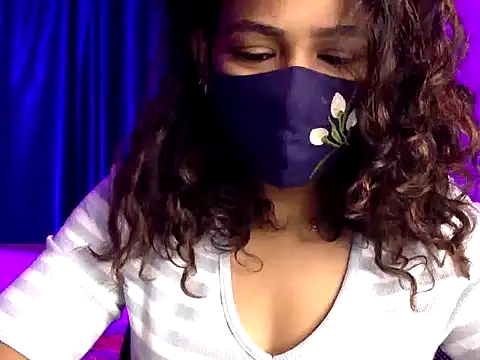 Nisha-moon online show from June 22, 2026, 6:43 am