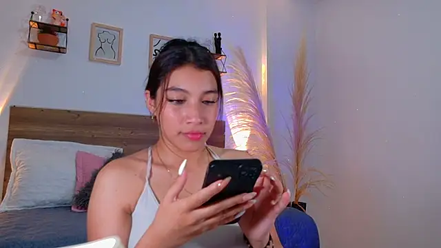  Emmakiss  online show from June 30, 2026, 4:07 pm