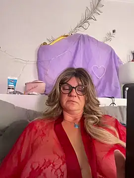 DirtyMarie80 online show from June 5, 2026, 5:56 am