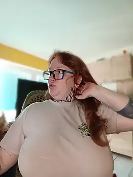 CURVYSAKURA online show from June 18, 2026, 4:56 pm