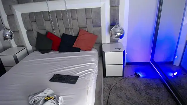 Snapshot of LucasThomson_ chatting on June 14, 2026, 4:03 am LucasThomson online show from June 14, 2026, 4:03 am