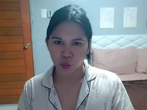 AlianaFord online show from June 16, 2026, 1:33 pm
