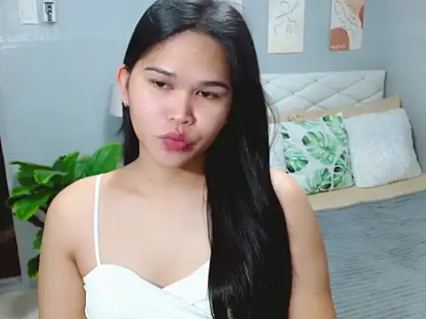 AlianaFord online show from July 14, 2026, 8:26 pm