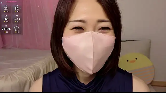 Snapshot of Momo_hip chatting on July 25, 2026, 2:30 am Momo hip online show from July 25, 2026, 2:30 am