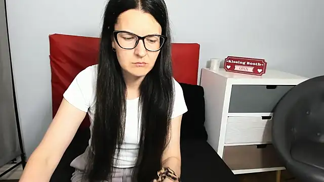 NadiaXlove online show from June 16, 2026, 5:40 am