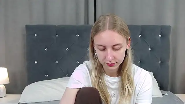 LirienVexx online show from June 25, 2026, 5:12 am