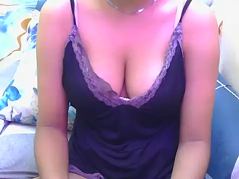 Snapshot of hot-ayra chatting on July 8, 2026, 4:35 am hot-ayra online show from July 8, 2026, 4:35 am