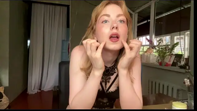 LollyAngel online show from July 10, 2026, 4:40 pm