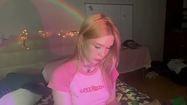 sexy cute18 online show from July 26, 2026, 10:49 pm