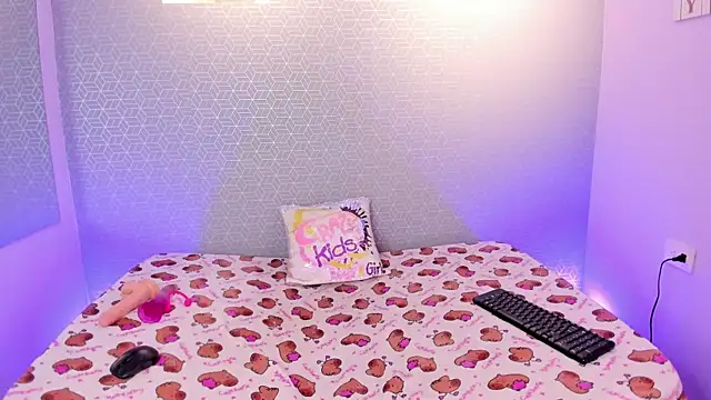 Bloomie 1 online show from June 25, 2026, 8:03 pm