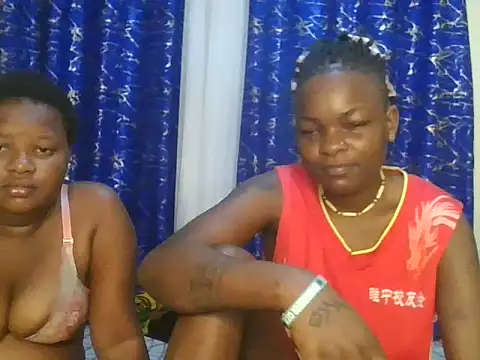 Snapshot of petitepixxy chatting on June 14, 2026, 10:33 pm petitepixxy online show from June 14, 2026, 10:33 pm